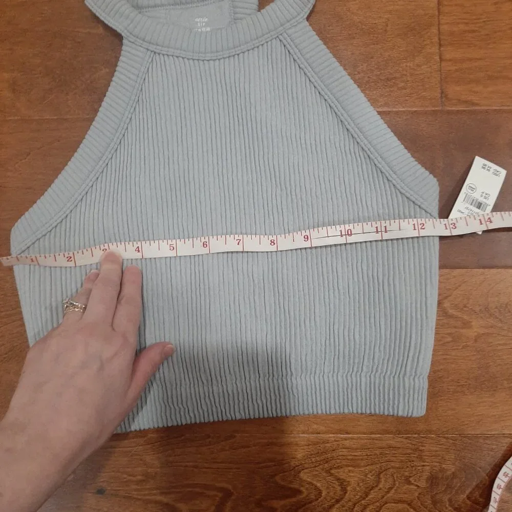 Aerie light grey minimalist ribbed halter sports bra crop top - Picture 11 of 13